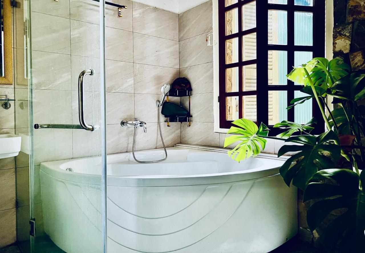 The First Ba Trieu Ha Noi Bed & Breakfast Hanoi Dış mekan fotoğraf